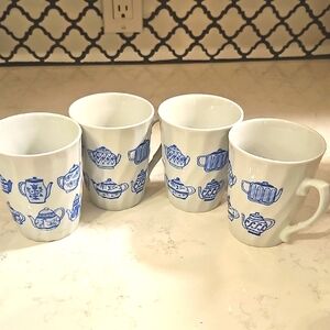 Set Of 4 Blue and White Ceramic Mug Set